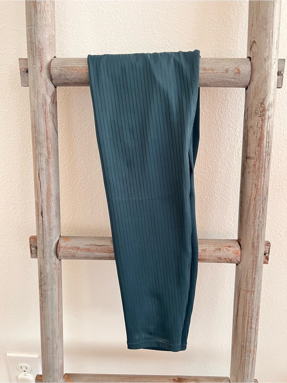 Vuori Inversion Rib Legging - Picture 3 of 5